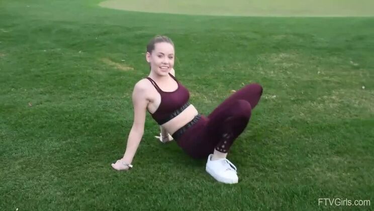 Naomi explores anal and fingering in sexy solo session