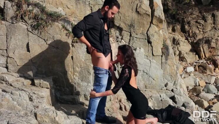 Verona Sky Blows Boyfriend’s Big Cock on Beach in Lingerie