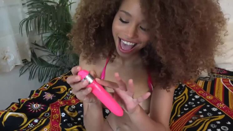 Sexy Cecilia Lion Ebony Solo Fuck with Toys