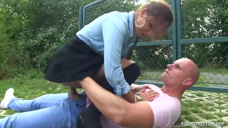 Bella Baby’s Outdoor Pissing & Cumshot - Big Tits Action