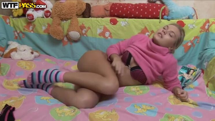 Homemade pussy fucking with Kathleen Pitts and sex toys