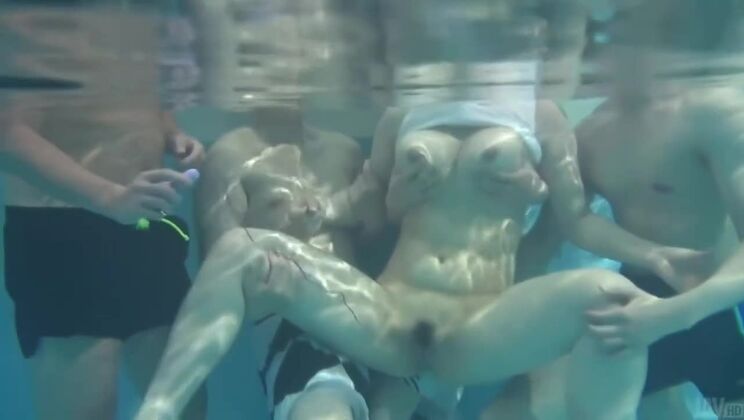 Hot mature Asian Suzuna Komiya with big tits deepthroating