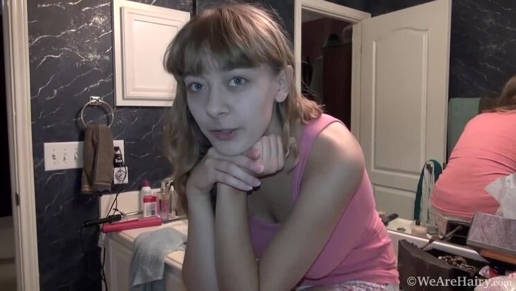 Solo Hairy Delight: Dani Speaks to Us