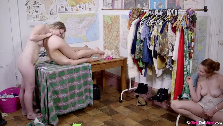 Two Brunette Ladies, One Garage Sale: Dusty & Mae