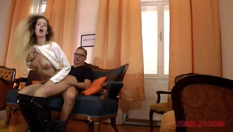 Be Prepared for Monique Woods' Amateur Style