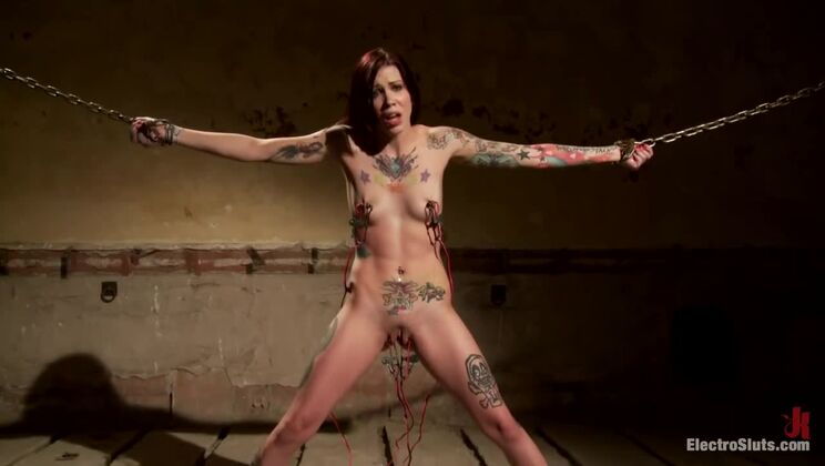 Krysta Kaos and Bobbi Starr in Strap-on and Anal Sex