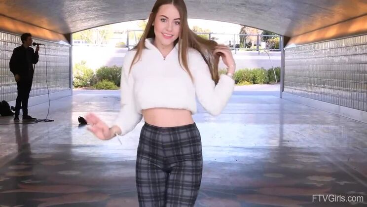 Orgasms with Naomi - A Solo Delight 1