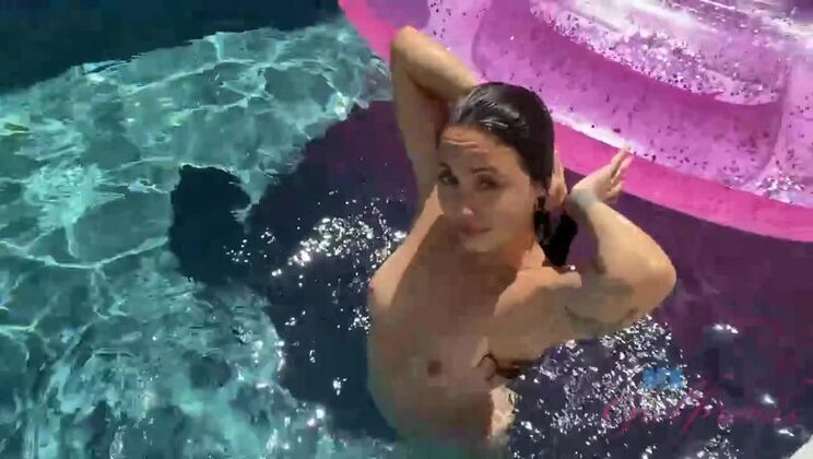 Mi Ha Doan Amateur Outdoor Sex Session