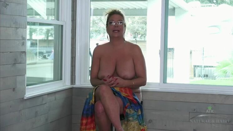 Karen Summer: Mature Hairy Porn Starlet