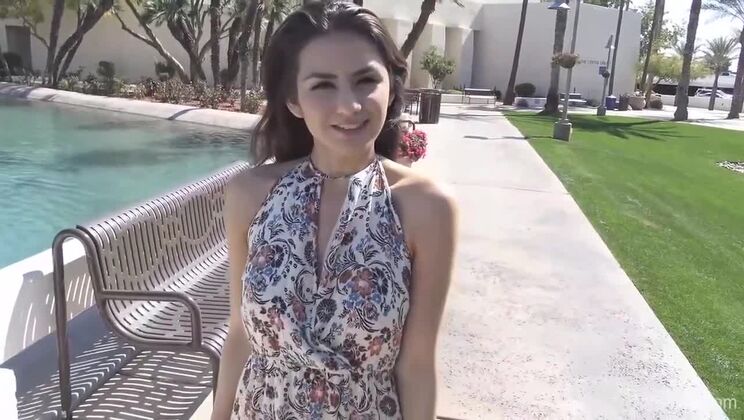 Natalie's Fit and Sexy Body in Solo Play