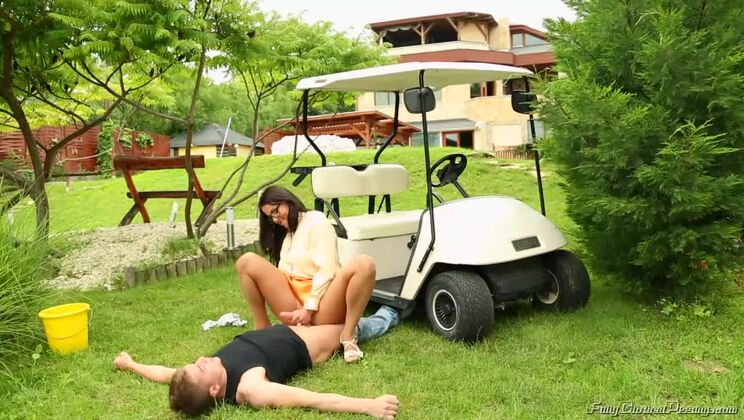 Green and Glittering: Valentina and Bella's Piss Play