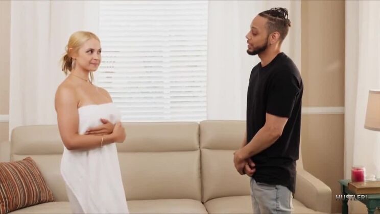 Sexy Sarah Vandella - My Stepmom's Big Ass Temptation