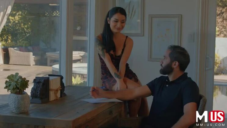 Avery Black - Asian Bodyguard