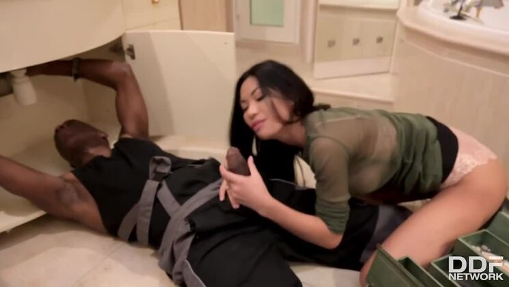 Polly Pons Shaved and Fucked by Big Cock