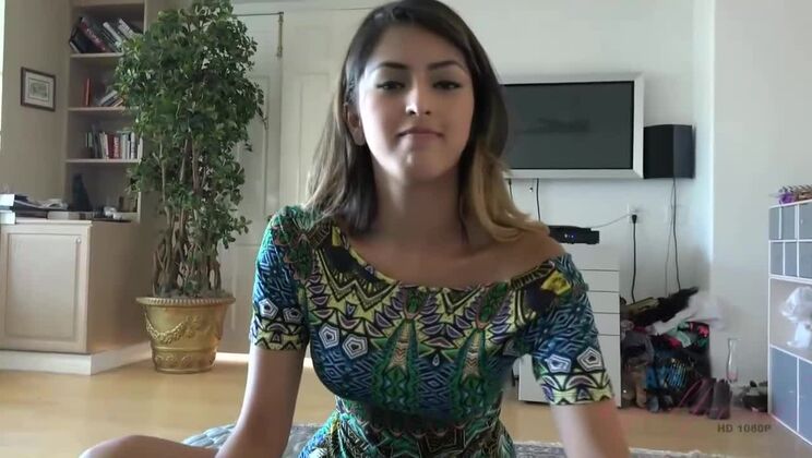 Foot Fetish Fun with Sophia Leone's Brunette Body