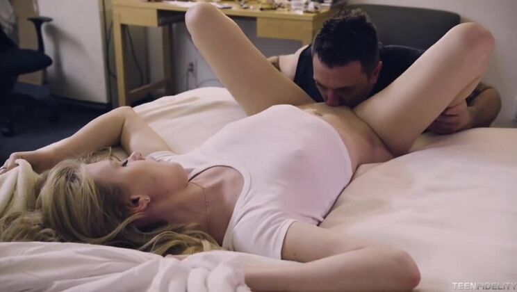 Mark Zane's Big Dick Gets Sloppy Handjob from Hannah