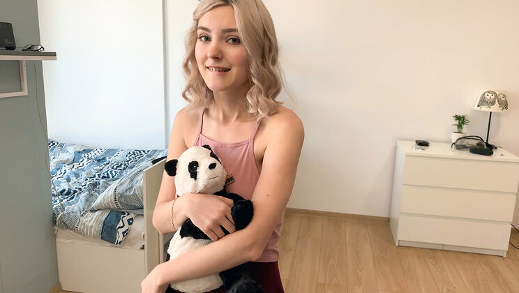 How to Give the Perfect Blowjob: Eva Elfie's Guide