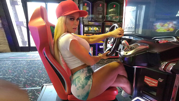 Dirty Mind: Nikki Delano Takes Sam Shock’s Cock