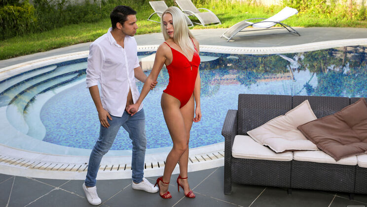 Outdoor Sex with Small Tits European Babe