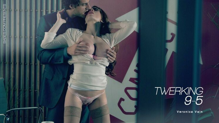 Veronica Vain's Reverse Cowgirl and Blowjob