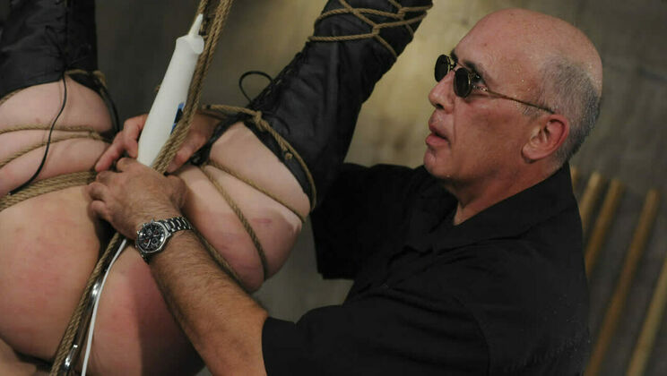 Ten Amorette's Anal Adventure