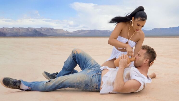 Outdoor Sex with Diamond Banks and Van Wylde - A Thirst Trap