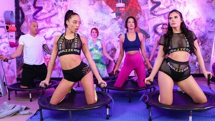 Double Bubble Butt Bounce with Violet Starr and Alexis Tae