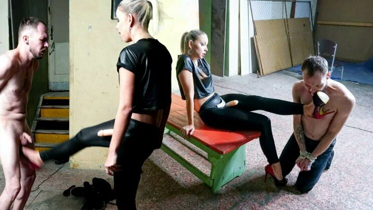 Julia Parker in BDSM Ballbusting Scene