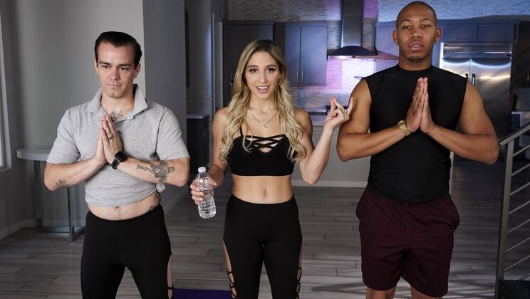 Abella Danger's Natural Tits Bounce in Missionary