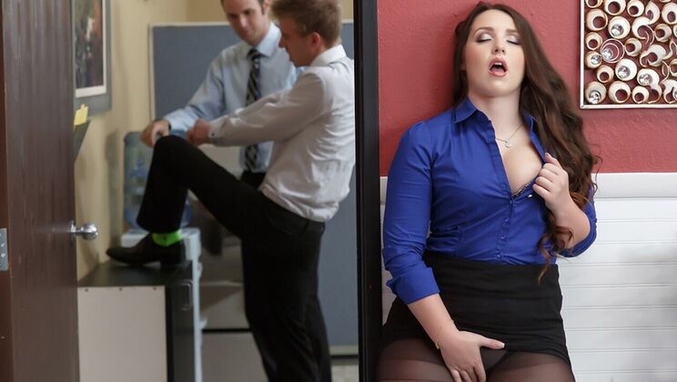 Executive Whore Gets Spanked