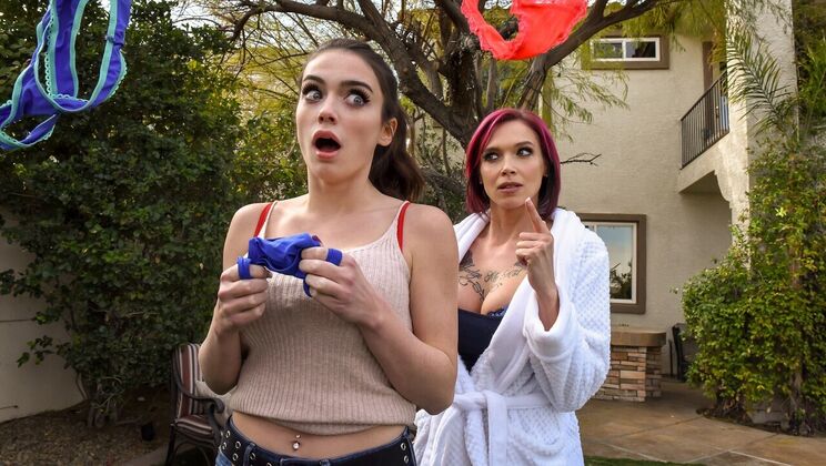  Outdoor Lesbian Fun with Anna and Ashly 