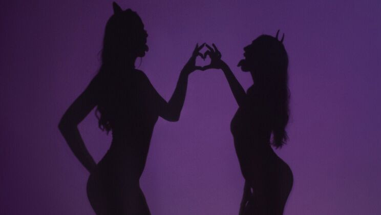 Blindfolded Lesbian Play with Gianna Dior and Desiree Dulce