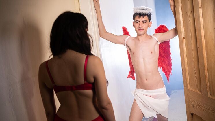 Brunette Babe Gets Fingering and Fucked