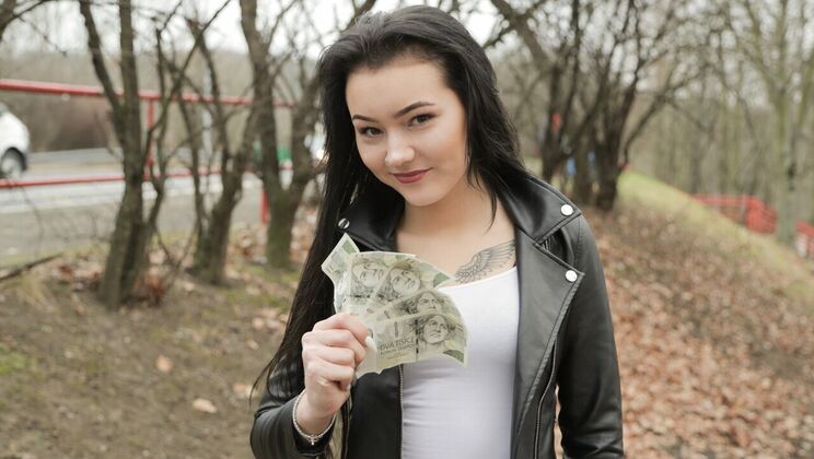 Czech Brunette in Tight Jeans: Hardcore Play