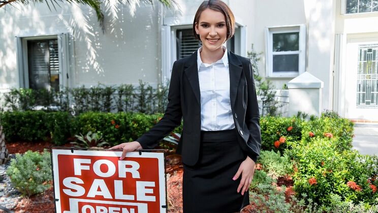 Deepthroat Queen Natalie