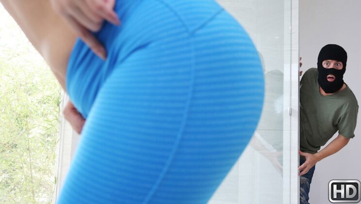 Jessy Jones Catches Shower Robber, Gets Blowjob