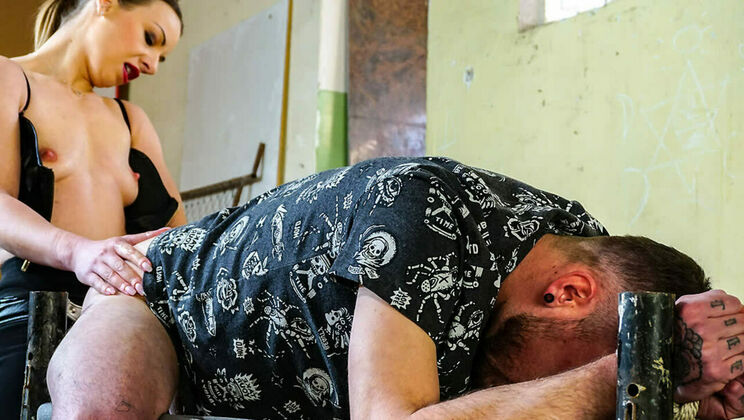 Hardcore Pegging with Lilit Sweet