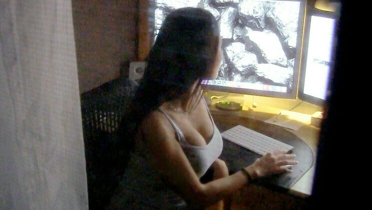 Big Boobed Hottie Rides Reverse