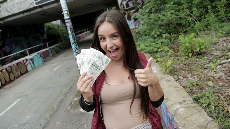 Public Fucking and Handjob - Amateur