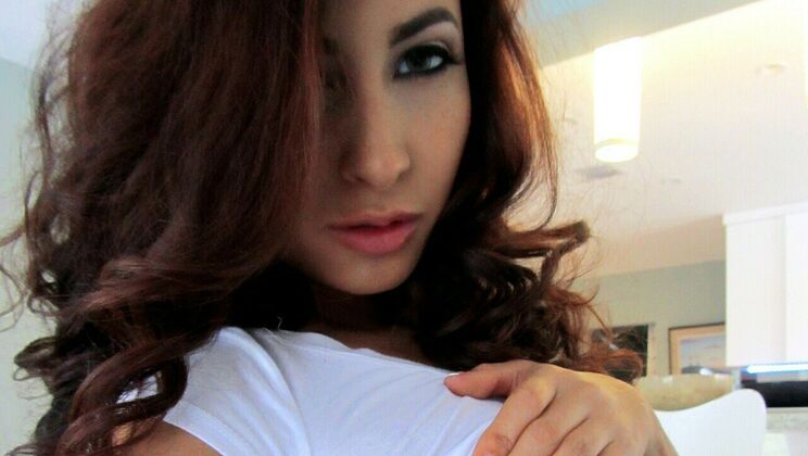 Jantzen's Curvy Latina Derriere