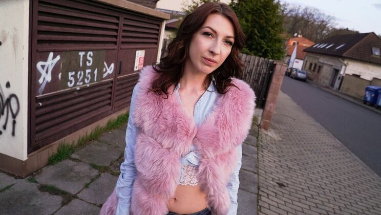 Outdoor Amateur Toilet Fuck