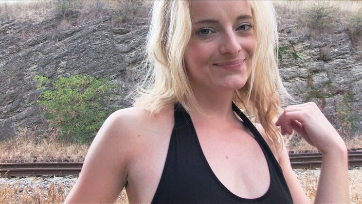 Outdoor Amateur Creampie with Cheerleader