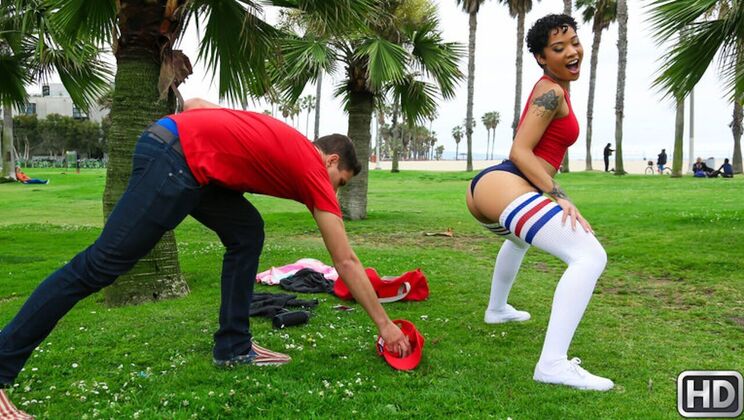 Natural Tits Twerker