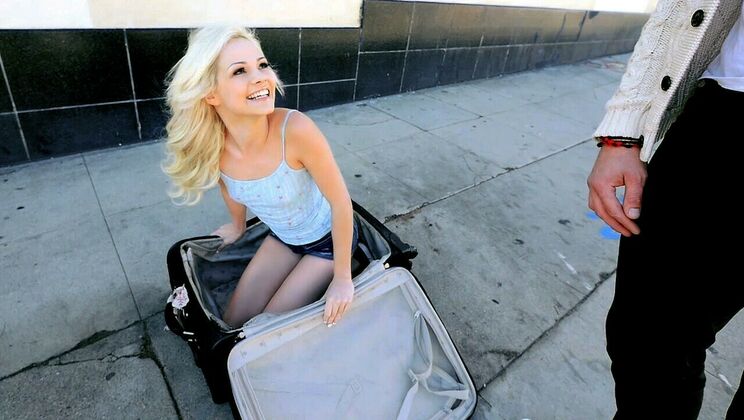 Small Tits Petite Amateur Gets Banged Hard