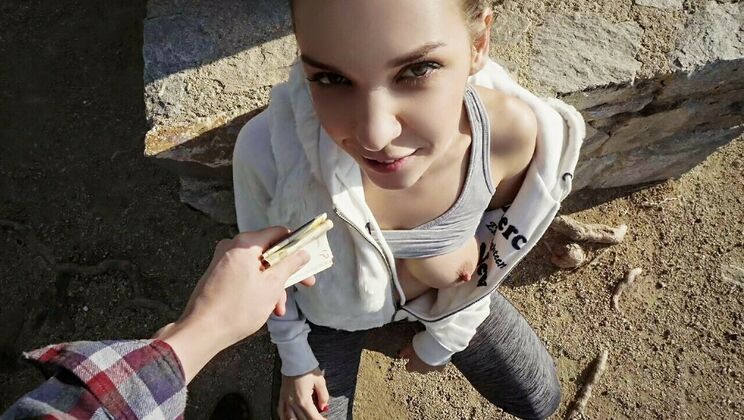 Fitness Girl Loves to Have Public Sex