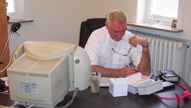 Old Man Gets a Blowjob from Young Blonde