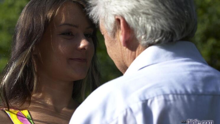 Old Meets Young - Gustavo and Jeydah Fuck