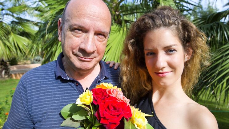 Monique Woods Enjoys Outdoor Sex