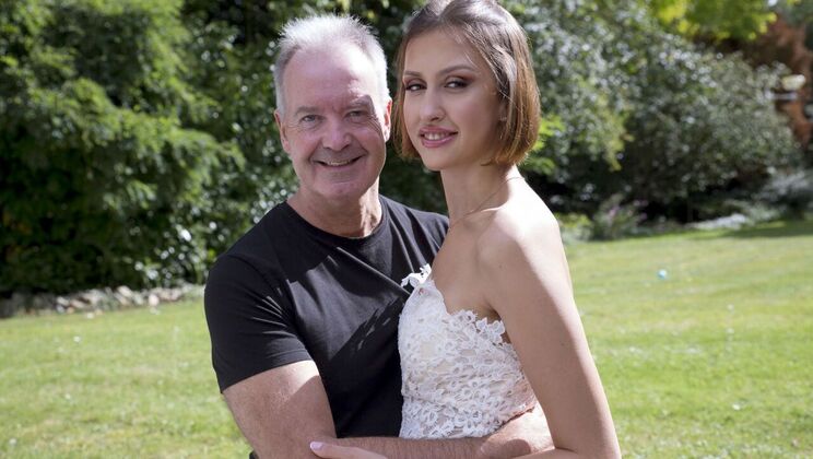 Tattooed Wife's Big Cock Blowjob