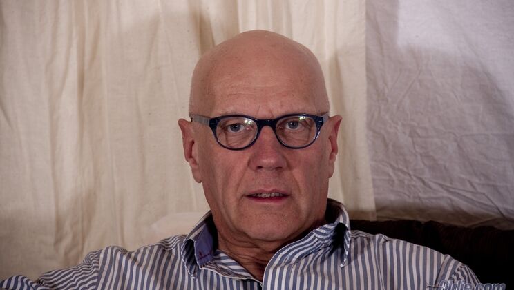 Footjob and Handjob with Nisha's Natural Beauty